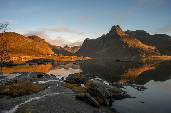 Où séjourner pour des vacances en Écosse avec des cours de pêche à la mouche et des visites de lochs ?